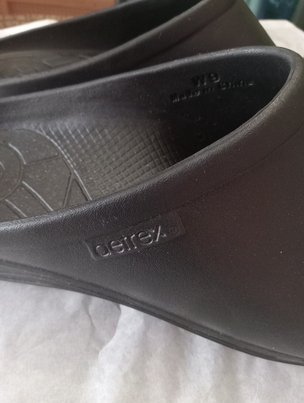 Aetrex Clogs - Picture 3 of 4
